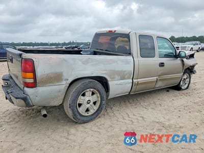 Trzecie zdjęcie samochodu z tyłu: 2002 CHEVROLET SILVERADO C1500 VIN:2GCEC19V621256880 - miniatura