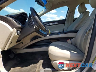 Zdjęcie 7 z 13 samochodu: 2016 LINCOLN MKZ VIN:3LN6L2G96GR624215 - miniatura
