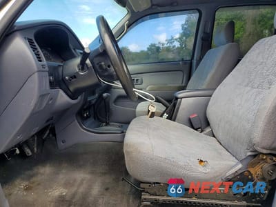 Zdjęcie 7 z 11 samochodu: 2000 TOYOTA 4RUNNER SR5 VIN:JT3GN86R9Y0158518 - miniatura