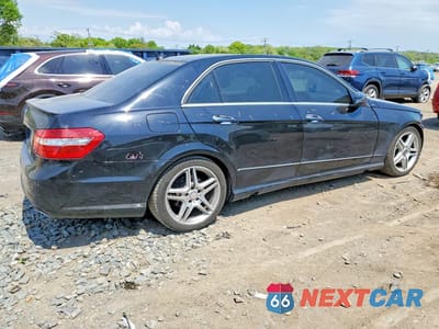 Trzecie zdjęcie samochodu z tyłu: 2013 MERCEDES-BENZ E 350 4MATIC VIN:WDDHF8JB1DA717190 - miniatura