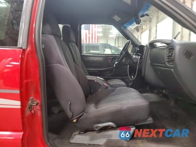 Zdjęcie 10 z 12 samochodu: 2003 GMC SONOMA VIN:1GTCT19XX38120808 - miniatura