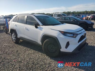 Czwarte zdjęcie samochodu z boku: 2021 TOYOTA RAV4 LE VIN:2T3K1RFV3MW104805 - miniatura
