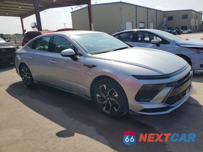 Czwarte zdjęcie samochodu z boku: 2025 HYUNDAI SONATA SEL VIN:KMHL64JA3SA475287 - miniatura