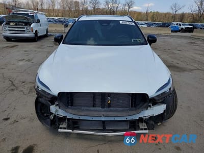 Piąte zdjęcie samochodu w środku: 2022 VOLVO XC60 T8 RECHARGE R-DESIGN VIN:YV4H60DM9N1042065 - miniatura