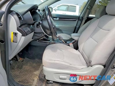 Zdjęcie 7 z 12 samochodu: 2014 KIA SORENTO LX VIN:5XYKT4A79EG461847 - miniatura