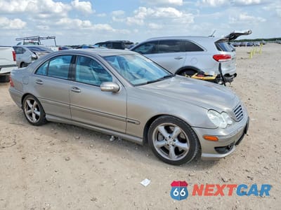 Czwarte zdjęcie samochodu z boku: 2006 MERCEDES-BENZ C 230 VIN:WDBRF52H36F823466 - miniatura