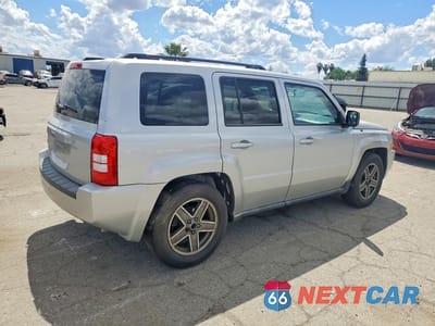 Trzecie zdjęcie samochodu z tyłu: 2010 JEEP PATRIOT SPORT VIN:1J4NF2GB7AD512981 - miniatura
