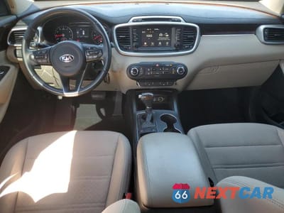 Zdjęcie 8 z 13 samochodu: 2018 KIA SORENTO LX VIN:5XYPG4A37JG392867 - miniatura