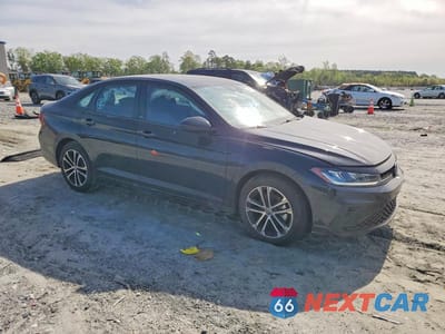 Czwarte zdjęcie samochodu z boku: 2025 VOLKSWAGEN JETTA SPORT VIN:3VWBX7BU5SM038026 - miniatura