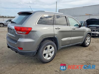 Trzecie zdjęcie samochodu z tyłu: 2011 JEEP GRAND CHEROKEE LAREDO VIN:1J4RR4GG1BC734827 - miniatura