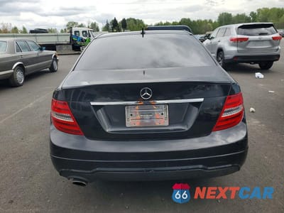 Zdjęcie 6 z 12 samochodu: 2013 MERCEDES-BENZ C 250 VIN:WDDGF4HB4DR242310 - miniatura