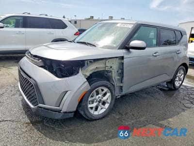 2023 KIA SOUL LX KNDJ23AUXP7863374 - główne zdjęcie licytacji z USA - miniatura