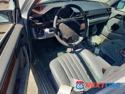 Zdjęcie 8 z 12 samochodu: 1993 MERCEDES-BENZ 300 D VIN:WDBEB28E5PB981581 - miniatura