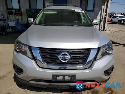 Piąte zdjęcie samochodu w środku: 2018 NISSAN PATHFINDER SL VIN:5N1DR2MN0JC620061 - miniatura