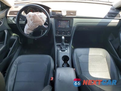Zdjęcie 8 z 13 samochodu: 2015 VOLKSWAGEN PASSAT S VIN:1VWAT7A31FC075565 - miniatura