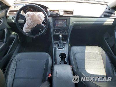 Zdjęcie 8 z 13 samochodu: 2015 VOLKSWAGEN PASSAT S VIN:1VWAT7A31FC075565 - miniatura