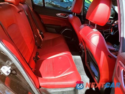 Zdjęcie 10 z 13 samochodu: 2019 ALFA ROMEO GIULIA TI VIN:ZARFAMBNXK7621205 - miniatura