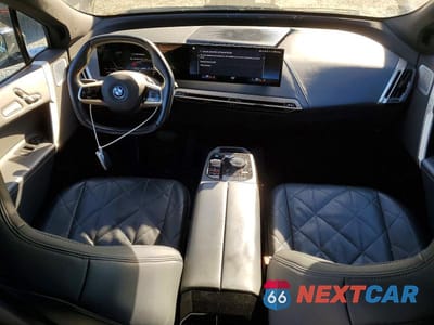 Zdjęcie 8 z 13 samochodu: 2022 BMW IX XDRIVE50 VIN:WB523CF03NCK69247 - miniatura