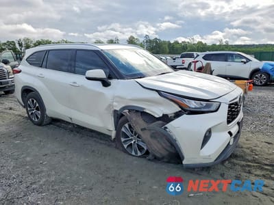 Czwarte zdjęcie samochodu z boku: 2020 TOYOTA HIGHLANDER XLE VIN:5TDHZRAH0LS501053 - miniatura