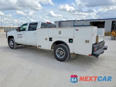 Drugie zdjęcie samochodu z przodu: 2019 CHEVROLET SILVERADO HD UTILITY / SERVICE TRUC VIN:1GB4KWCY0KF138643 - miniatura