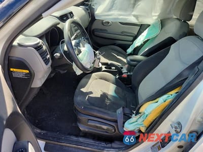 Zdjęcie 7 z 13 samochodu: 2016 KIA SOUL BASE VIN:KNDJN2A22G7323257 - miniatura