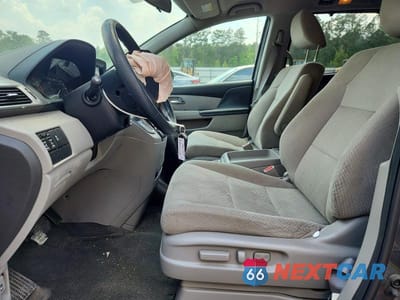 Zdjęcie 7 z 13 samochodu: 2016 HONDA ODYSSEY SE VIN:5FNRL5H36GB113540 - miniatura