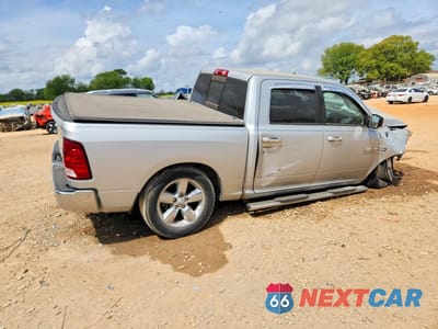 Trzecie zdjęcie samochodu z tyłu: 2018 RAM 1500 SLT VIN:3C6RR7LT5JG171584 - miniatura