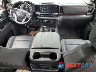 Zdjęcie 8 z 12 samochodu: 2023 GMC SIERRA K1500 SLT VIN:1GTUUDEL6PZ287561 - miniatura