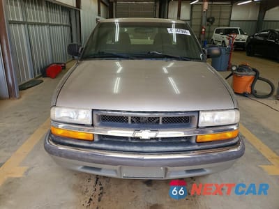 Piąte zdjęcie samochodu w środku: 2000 CHEVROLET S TRUCK S10 VIN:1GCCS19W3Y8286119 - miniatura
