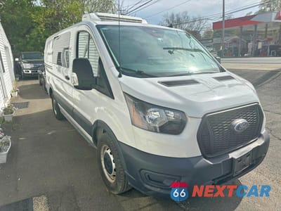 Czwarte zdjęcie samochodu z boku: 2023 FORD TRANSIT T-150 VIN:1FTYE1Y89PKB31219 - miniatura