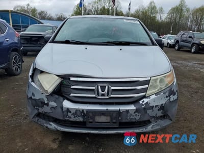 Piąte zdjęcie samochodu w środku: 2013 HONDA ODYSSEY EXL VIN:5FNRL5H66DB046928 - miniatura