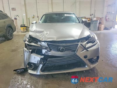 Piąte zdjęcie samochodu w środku: 2016 LEXUS IS 200T VIN:JTHBA1D20G5028982 - miniatura