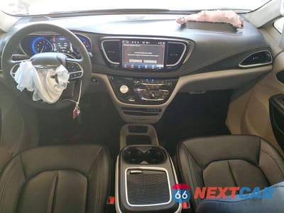 Zdjęcie 8 z 13 samochodu: 2024 CHRYSLER PACIFICA TOURING L VIN:2C4RC1BG3RR112809 - miniatura