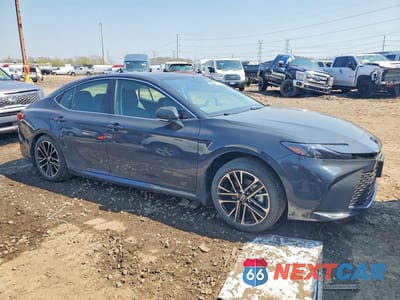 Czwarte zdjęcie samochodu z boku: 2025 TOYOTA CAMRY XLE VIN:4T1DBADK8SU516661 - miniatura
