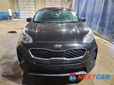 Piąte zdjęcie samochodu w środku: 2021 KIA SPORTAGE LX VIN:KNDPM3AC3M7930548 - miniatura