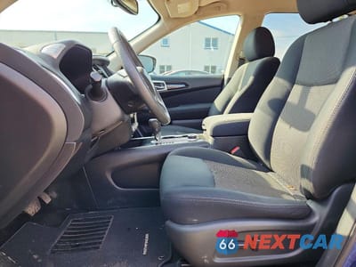 Zdjęcie 7 z 14 samochodu: 2017 NISSAN PATHFINDER SV VIN:5N1DR2MM7HC905017 - miniatura