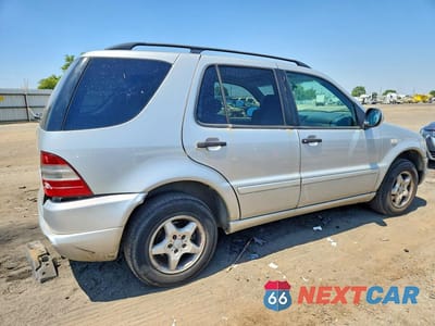 Trzecie zdjęcie samochodu z tyłu: 1998 MERCEDES-BENZ ML 320 VIN:4JGAB54E8WA029701 - miniatura