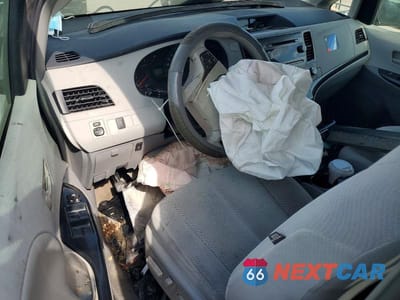 Zdjęcie 8 z 13 samochodu: 2012 TOYOTA SIENNA LE 8-PASSENGER VIN:5TDKK3DC7CS261006 - miniatura
