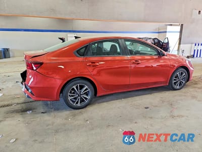 Trzecie zdjęcie samochodu z tyłu: 2024 KIA FORTE LXS VIN:3KPF24AD8RE716453 - miniatura