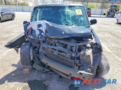 Piąte zdjęcie samochodu w środku: 2006 TOYOTA SCION XB VIN:JTLKT324864095401 - miniatura