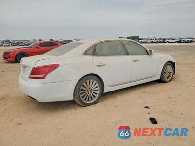 Trzecie zdjęcie samochodu z tyłu: 2016 HYUNDAI EQUUS SIGNATURE VIN:KMHGH4JH2GU102692 - miniatura