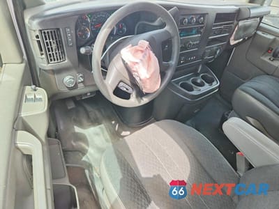 Zdjęcie 8 z 13 samochodu: 2024 CHEVROLET EXPRESS 3500 CARGO DELIVERY VAN VIN:1GCZGHFP0R1254188 - miniatura