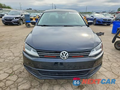 Piąte zdjęcie samochodu w środku: 2017 VOLKSWAGEN JETTA S VIN:3VW2B7AJ4HM270793 - miniatura