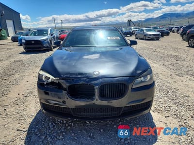 Piąte zdjęcie samochodu w środku: 2012 BMW 740 I VIN:WBAKA4C51CDS99402 - miniatura