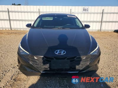 Piąte zdjęcie samochodu w środku: 2023 HYUNDAI ELANTRA SEL VIN:5NPLM4AG6PH102016 - miniatura