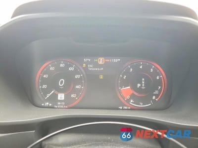 Zdjęcie 9 z 12 samochodu: 2019 VOLVO XC40 T5 MOMENTUM VIN:YV4162XZ0K2004475 - miniatura