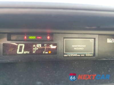 Zdjęcie 9 z 12 samochodu: 2016 TOYOTA PRIUS V THREE VIN:JTDZN3EU3GJ047520 - miniatura