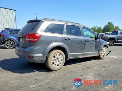 Trzecie zdjęcie samochodu z tyłu: 2019 DODGE JOURNEY SE VIN:3C4PDCBB6KT719083 - miniatura