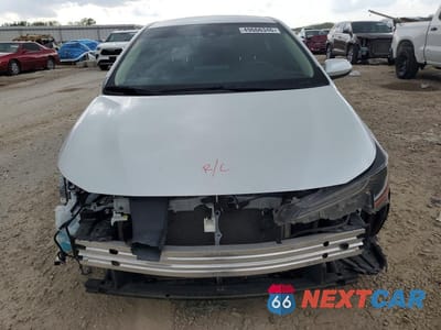 Piąte zdjęcie samochodu w środku: 2022 TOYOTA COROLLA LE VIN:JTDEPMAE1N3016247 - miniatura