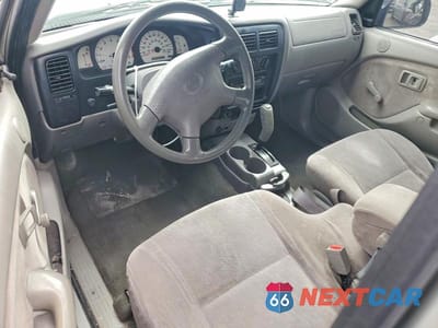 Zdjęcie 8 z 12 samochodu: 2001 TOYOTA TACOMA XTRACAB VIN:5TEVL52N71Z841494 - miniatura